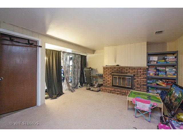 1820 Sheffield Dr, Elgin, IL 60123 photo 4