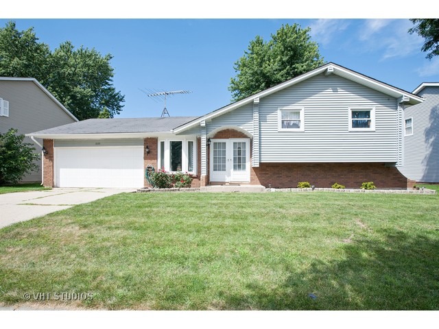 1820 Sheffield Dr, Elgin, IL 60123 photo 1