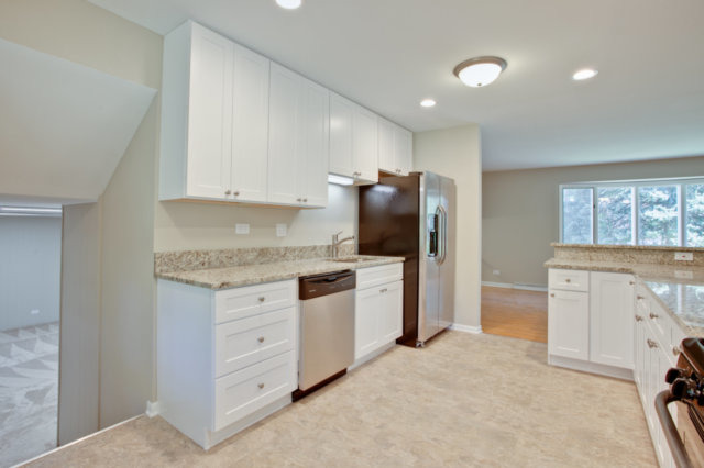 1609 E Cedar Ln, Mount Prospect, IL 60056 photo 9