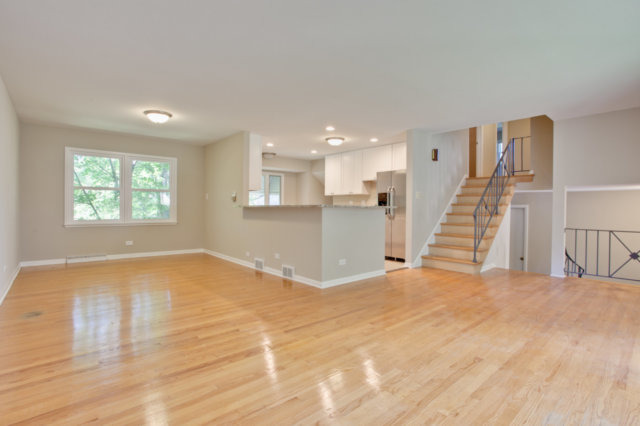 1609 E Cedar Ln, Mount Prospect, IL 60056 photo 5