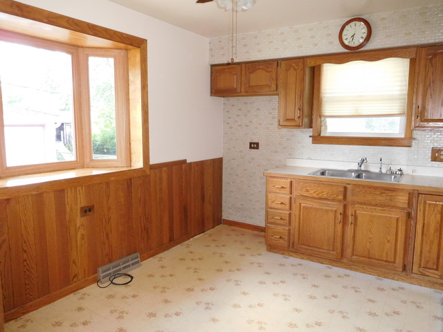 342 E Hilton Ave, Addison, IL 60101 photo 3