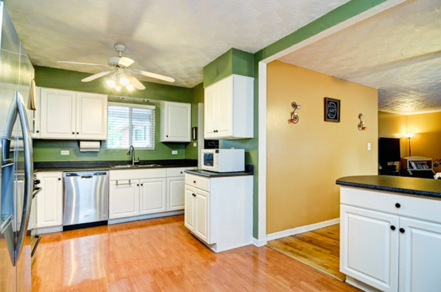 440 Olive St, Hoffman Estates, IL 60169 photo 8
