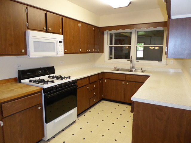 1314 Lowe Dr, Algonquin, IL 60102 photo 3