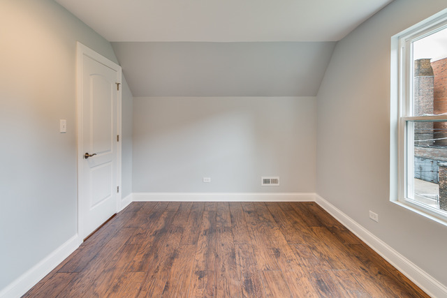 2819 E 76th St, Chicago, IL 60649 photo 16