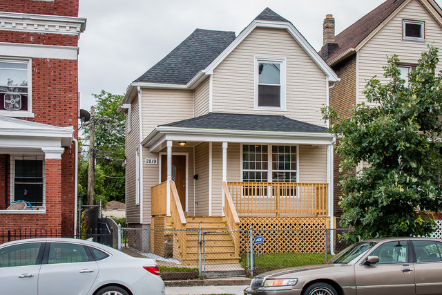 2819 E 76th St, Chicago, IL 60649 photo 1