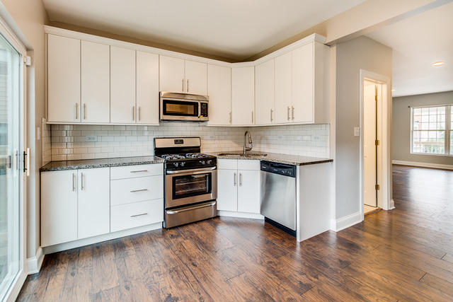 2819 E 76th St, Chicago, IL 60649 photo 8