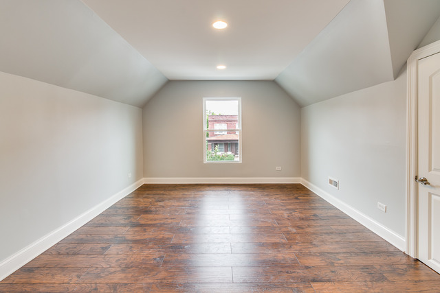 2819 E 76th St, Chicago, IL 60649 photo 11