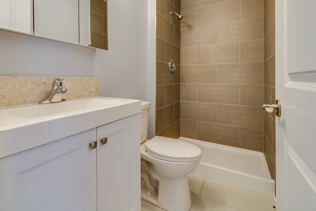 2819 E 76th St, Chicago, IL 60649 photo 10
