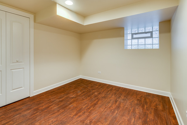 2819 E 76th St, Chicago, IL 60649 photo 18