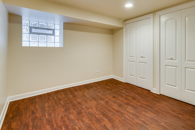 2819 E 76th St, Chicago, IL 60649 photo 17