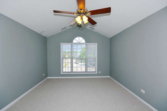 1311 Longacre Ln, Wheeling, IL 60090 photo 3