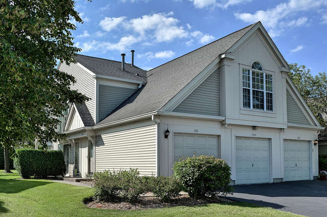 1311 Longacre Ln, Wheeling, IL 60090 photo 1