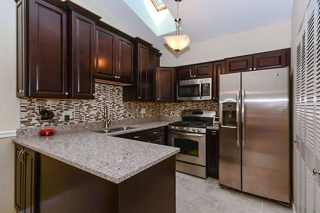 1311 Longacre Ln, Wheeling, IL 60090 photo 2