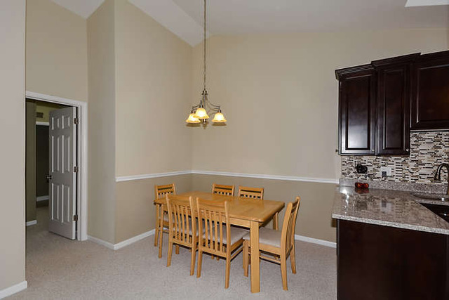 1311 Longacre Ln, Wheeling, IL 60090 photo 11