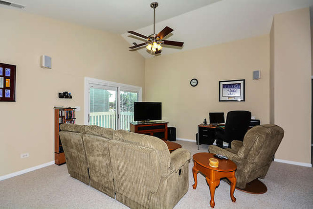 1311 Longacre Ln, Wheeling, IL 60090 photo 7