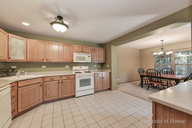 2270 Foxmoor Ln, Aurora, IL 60502 photo 3