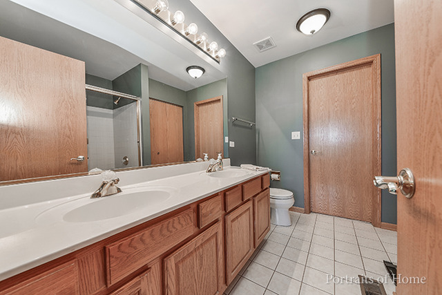 2270 Foxmoor Ln, Aurora, IL 60502 photo 8