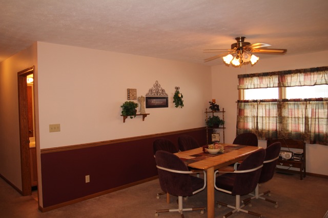 1023 W Perry St, Belvidere, IL 61008 photo 4