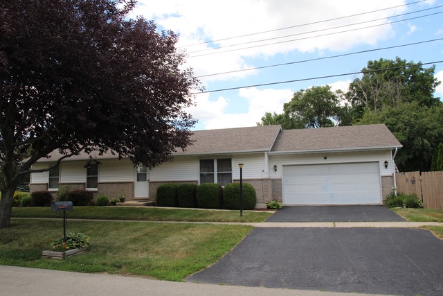1023 W Perry St, Belvidere, IL 61008 photo 1