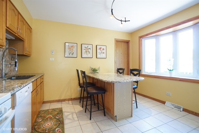 708 E Hackberry Ln, Mount Prospect, IL 60056 photo 4