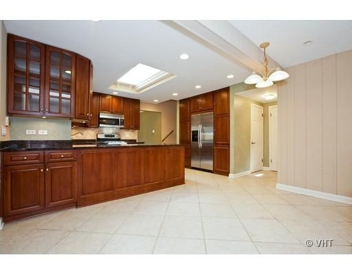 7731 Eleanor Pl, Willowbrook, IL 60527 photo 5
