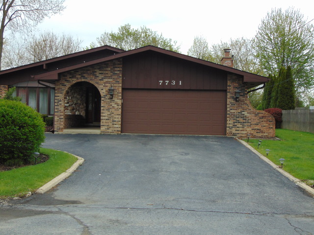 7731 Eleanor Pl, Willowbrook, IL 60527 photo 2