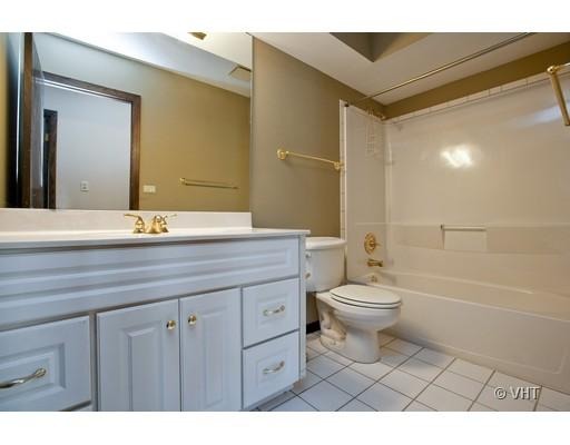 7731 Eleanor Pl, Willowbrook, IL 60527 photo 9