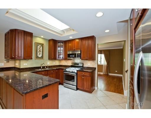 7731 Eleanor Pl, Willowbrook, IL 60527 photo 4