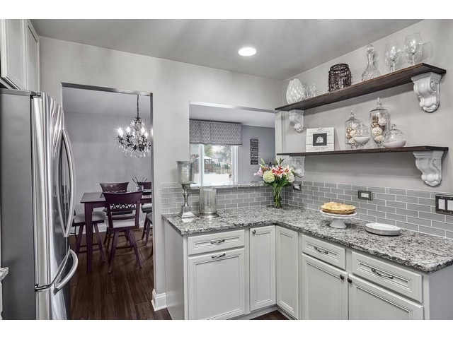 300 E Sheridan Dr, Bartlett, IL 60103 photo 6