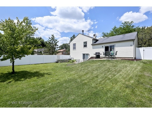300 E Sheridan Dr, Bartlett, IL 60103 photo 19