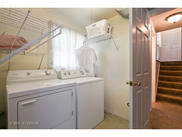 300 E Sheridan Dr, Bartlett, IL 60103 photo 17