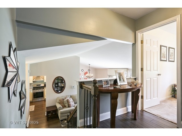 300 E Sheridan Dr, Bartlett, IL 60103 photo 11