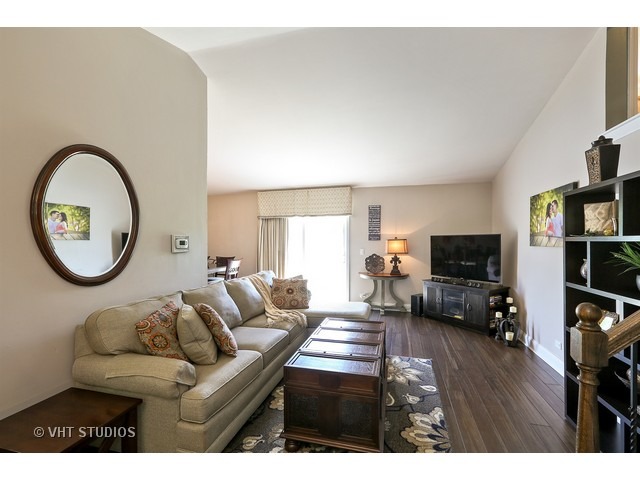 300 E Sheridan Dr, Bartlett, IL 60103 photo 7