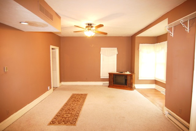 301 E Jefferson St, Gardner, IL 60424 photo 2