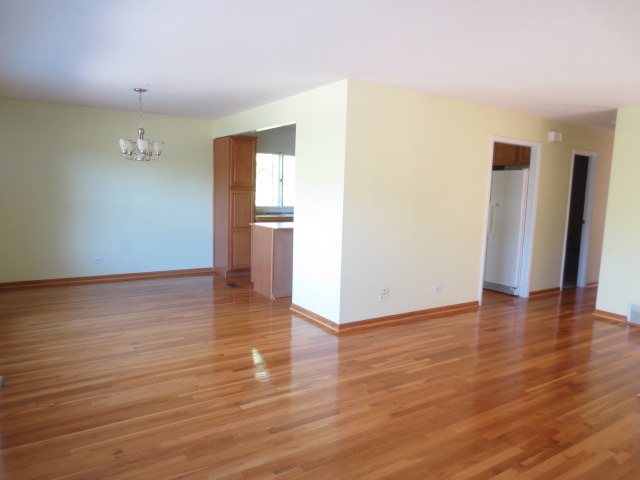 1460 Ashley Rd, Hoffman Estates, IL 60169 photo 5