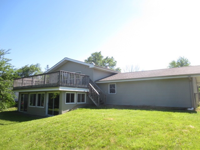 1460 Ashley Rd, Hoffman Estates, IL 60169 photo 2