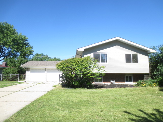 1460 Ashley Rd, Hoffman Estates, IL 60169 photo 1