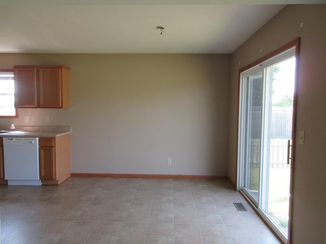 179 Prairie Moon Dr, Davis Junction, IL 61020 photo 3