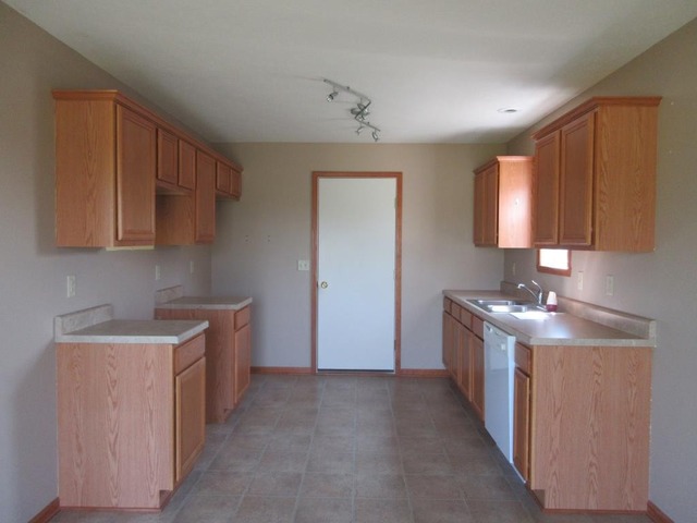 179 Prairie Moon Dr, Davis Junction, IL 61020 photo 2