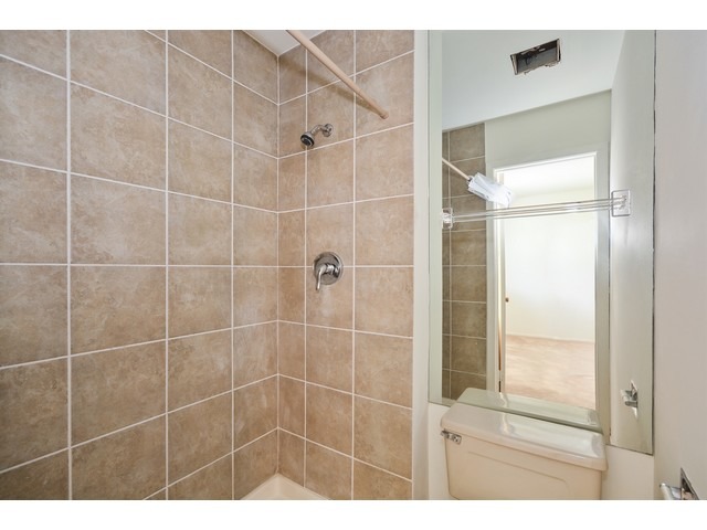 871 Queenswood Ct, Wheaton, IL 60189 photo 9