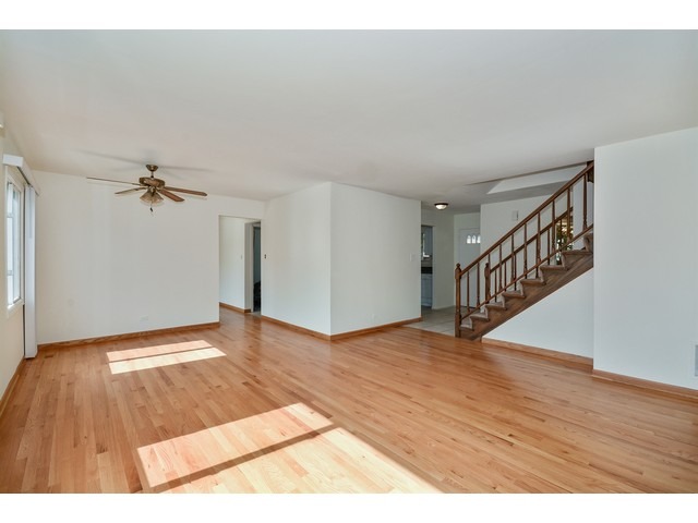 871 Queenswood Ct, Wheaton, IL 60189 photo 3