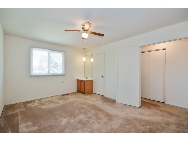 871 Queenswood Ct, Wheaton, IL 60189 photo 8
