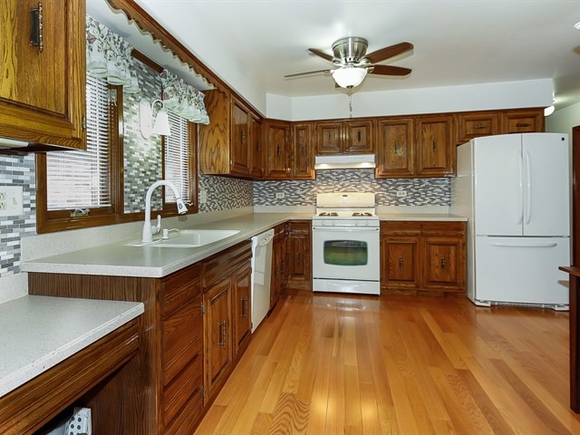 1815 Kevin Ave, Elgin, IL 60123 photo 6