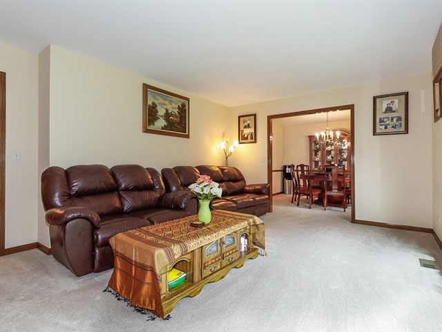 1815 Kevin Ave, Elgin, IL 60123 photo 5