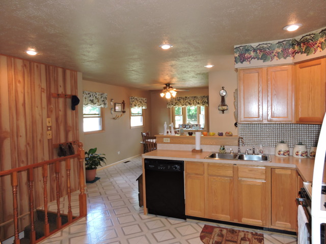 15625 S Benson Ave, Plainfield, IL 60544 photo 3