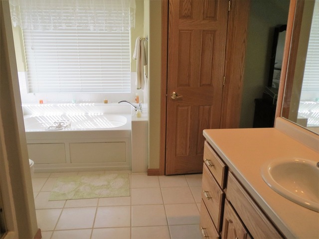 1256 Trail Dr, Dixon, IL 61021 photo 7