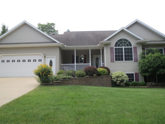 1256 Trail Dr, Dixon, IL 61021 photo 1