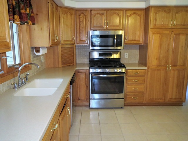 1256 Trail Dr, Dixon, IL 61021 photo 2