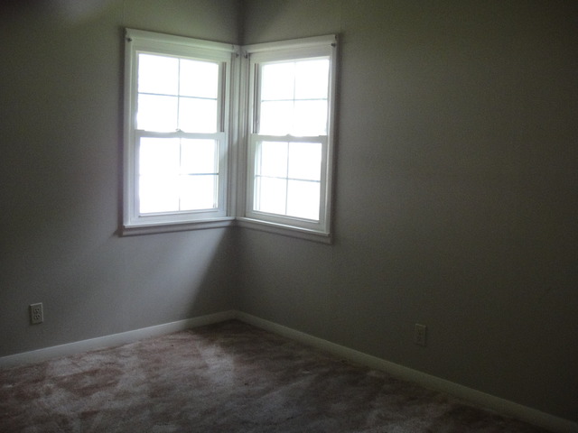 709 E Franklin St, Paxton, IL 60957 photo 9