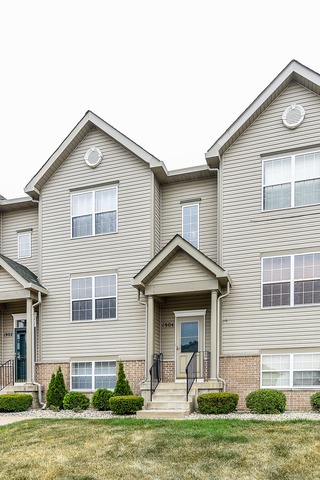 1904 S Austrian Pine St, Lockport, IL 60441 photo 1
